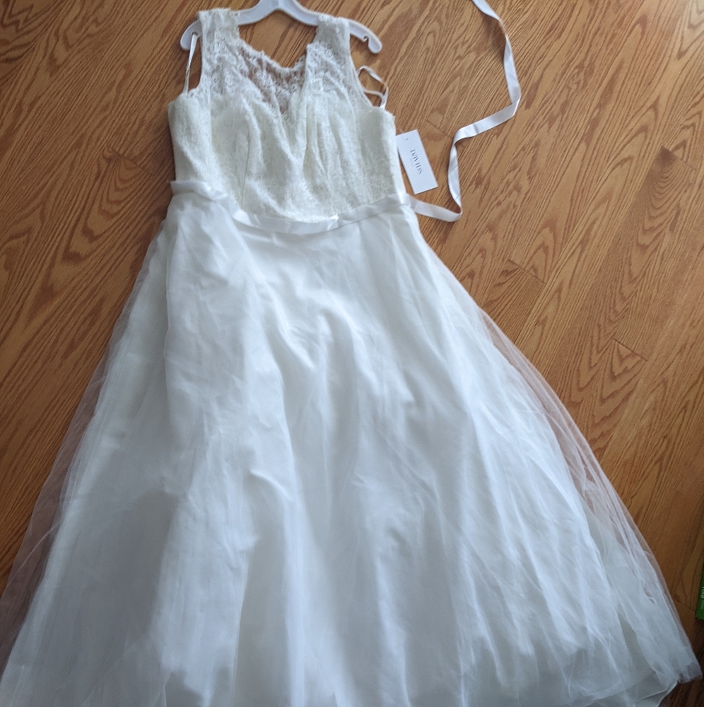 Wedding dress, David's bridal, 20w, Plus size, ivory
